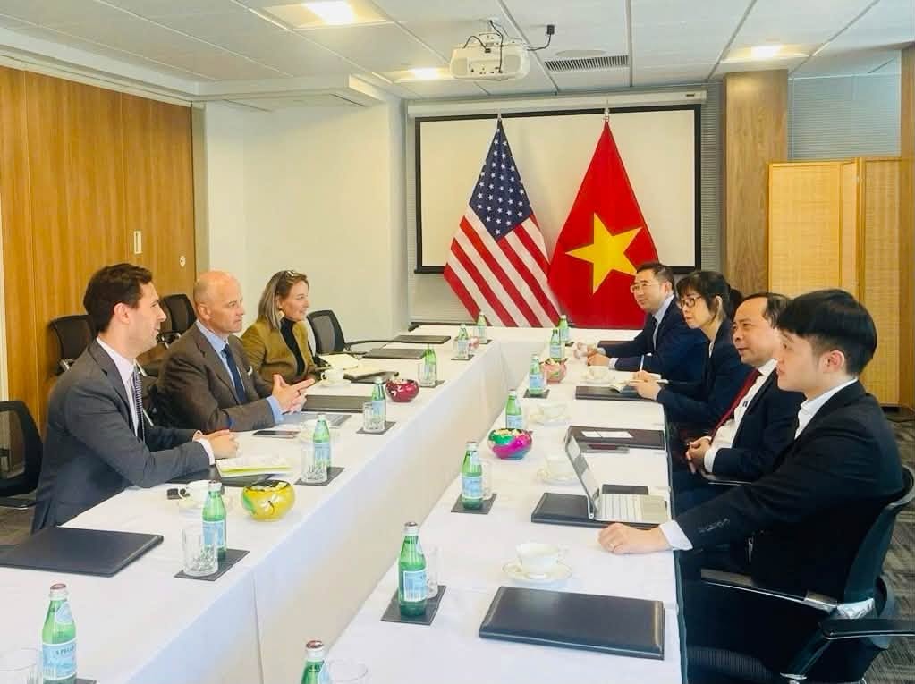 Minister Vu Hai Quan works with major US technology corporations: Anthropic, Amazon, and Oracle - Ảnh 1.