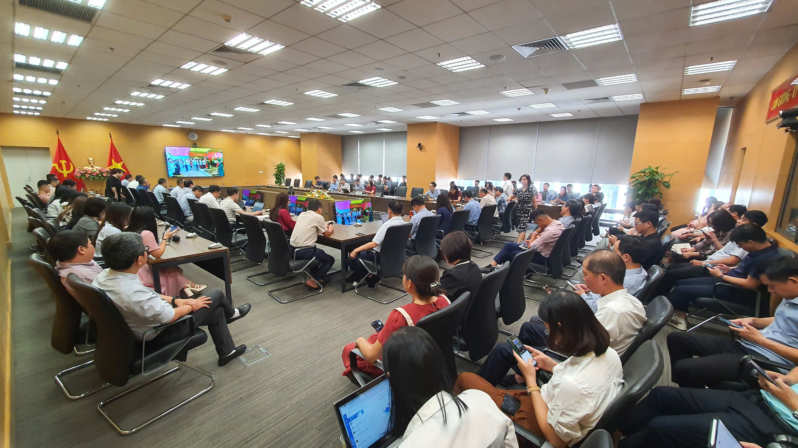 Đảng ủy Bộ Khoa học và Công nghệ học tập, quán triệt các Nghị quyết, Chỉ thị của Bộ Chính trị- Ảnh 4.