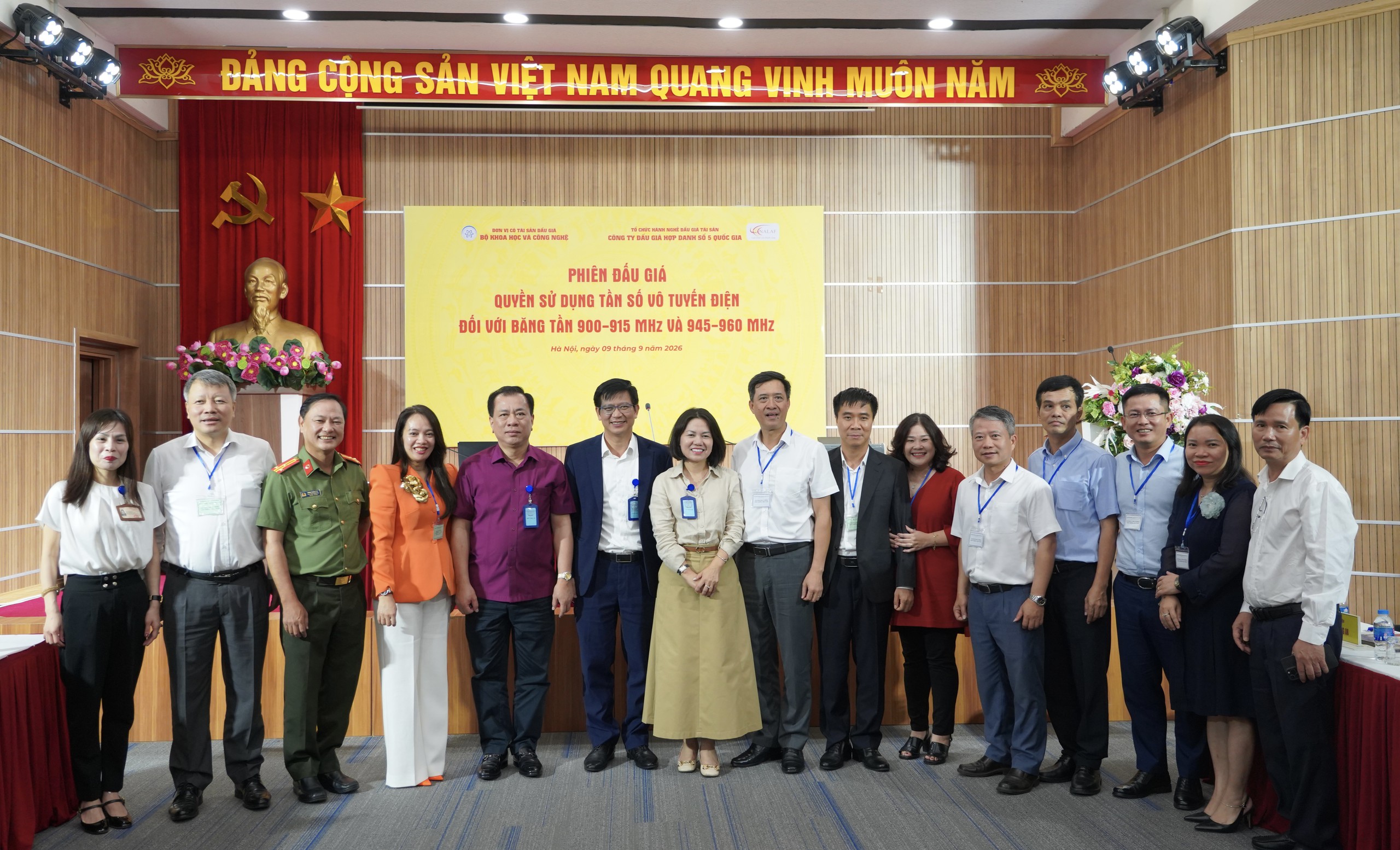 VNPT, Viettel, Vietnamobile cùng trúng đấu giá 3 cặp khối băng tần 900MHz- Ảnh 4.