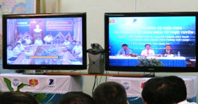 Lãnh đạo tỉnh giao ban trực tuyến với điểm cầu UBND huyện Kỳ Sơn sau lễ khai trương