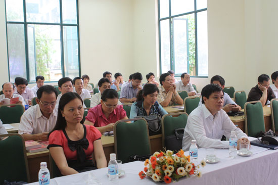 Các đại biểu và học viên tại lễ khai giảng