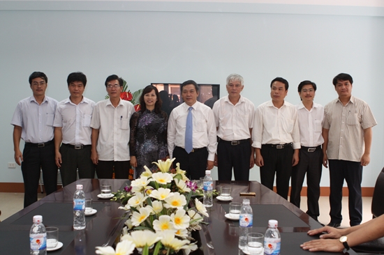 Đoàn công tác của Bộ chụp ảnh lưu niệm với lãnh đạo Sở TT&TT Thái Nguyên