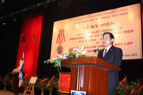 Bộ trưởng Bộ TT&TT  Nguyễn Bắc Son phát biểu tại buổi lễ