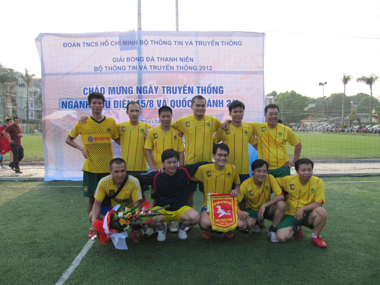 Đội bóng đoạt giải nhì đến từ Trung tâm Internet Việt Nam (VNNIC)