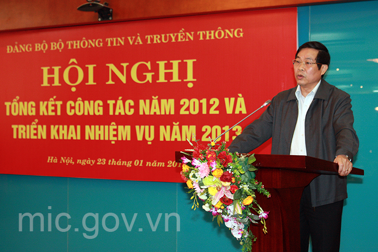 Đồng chí Nguyễn Bắc Son phát biểu tại hội nghị