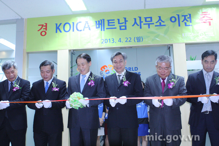 Thứ trưởng Trần Đức Lai tham gia cắt băng khánh thành khai trương trụ sở mới của Văn phòng đại diện Cơ quan hợp tác quốc tế Hàn Quốc tại Hà Nội
