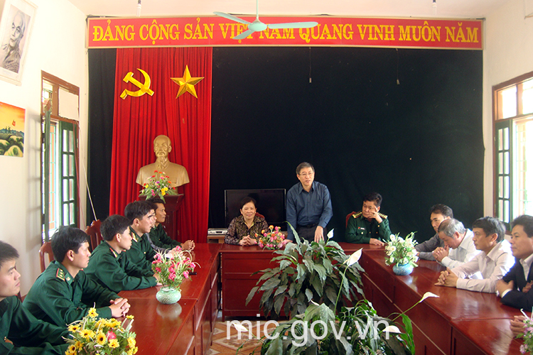 Thứ trưởng Lê Nam Thắng thăm và làm việc với Đồn Biên phòng Tây Trang