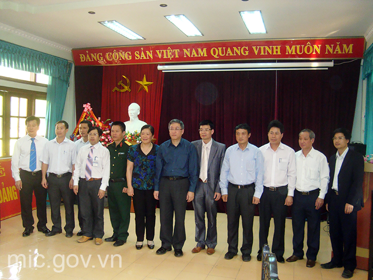 Thứ trưởng Lê Nam Thắng thăm và làm việc với Sở TT&TT tỉnh Điện Biên