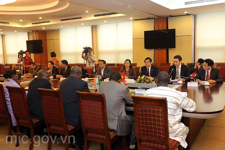 Bộ trưởng Nguyễn Bắc Son phát biểu tại buổi hội đàm