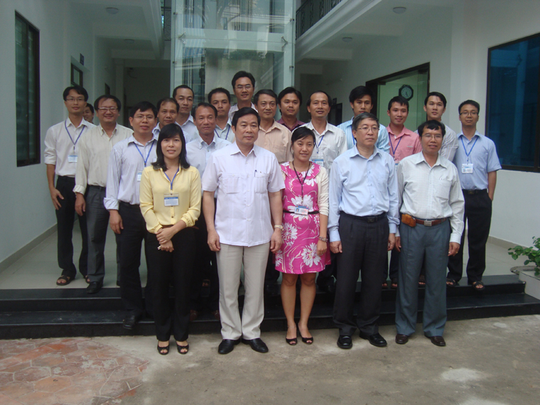 Bộ trưởng Nguyễn Bắc Son, Thứ trưởng Lê Nam Thắng thăm trụ sở Trung tâm kiểm định và Chứng nhận 2 - Cục Viễn thông tại Tân Canh, Thành phố Hồ Chí Minh.