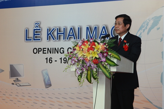 Bộ trưởng Bộ TT&TT Nguyễn Bắc Son ph&aacute;t biểu tại lễ khai mạc