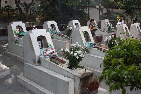 Khu mộ của 10 cô gái đã hy sinh tại ngã ba Đồng Lộc ngày 24/7/1968