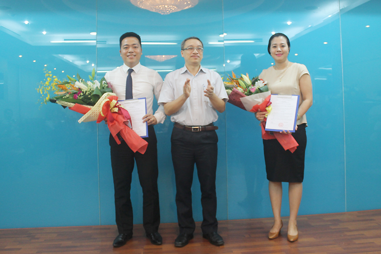 Thứ trưởng Phan Tâm đã trao quyết định điều động và bổ nhiệm cho bà Trần Thị Quốc Hiền và bổ nhiệm ông Đinh Đức Thiện.  