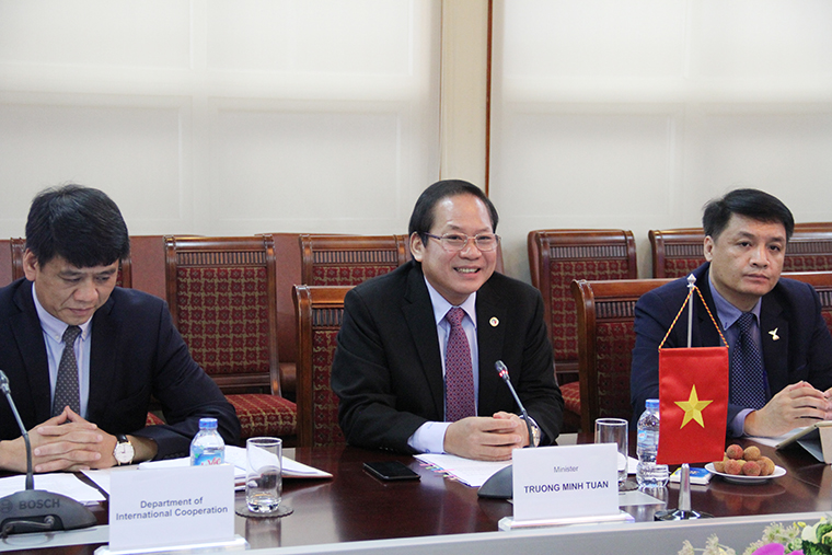 Bộ trưởng Bộ TT&TT Việt Nam Trương Minh Tuấn phát biểu tại buổi Hội đàm