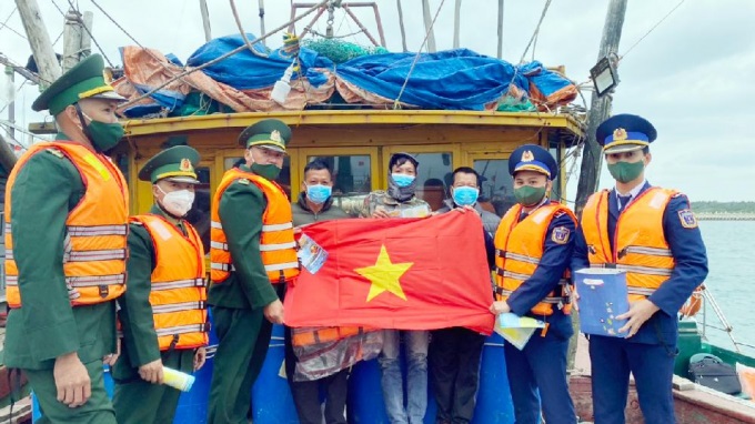 canh-sat-bien-tang-cuong-hoat-dong-tuyen-truyen-iuu-cho-ngu-dan-233755515.jpeg