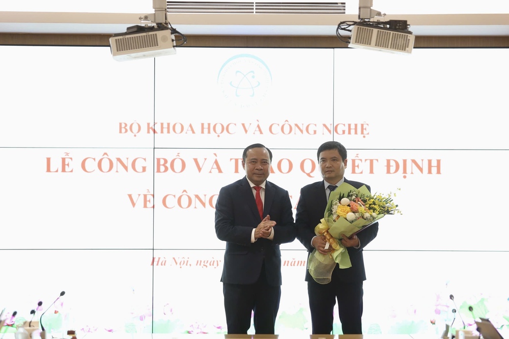 Bộ KH&CN c&ocirc;ng bố c&aacute;c quyết định về c&ocirc;ng t&aacute;c c&aacute;n bộ - Ảnh 4.