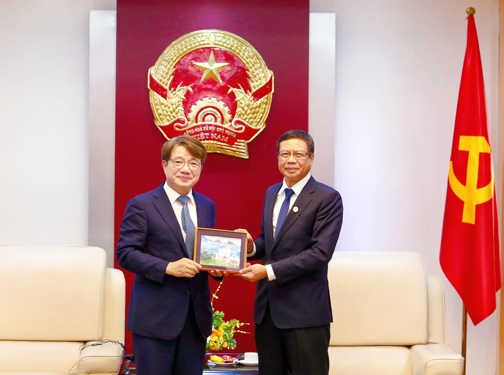 Bộ KH&CN và ADB thúc đẩy hợp tác phát triển trí tuệ nhân tạo và chuyển đổi số- Ảnh 2. Bộ KH&CN và ADB thúc đẩy hợp tác phát triển trí tuệ nhân tạo và chuyển đổi số- Ảnh 2.