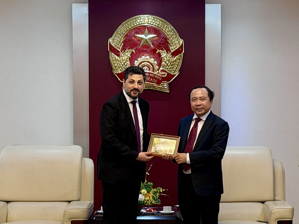 Bộ KH&CN và Diễn đàn Kinh tế Thế giới (WEF) thúc đẩy hợp tác về AI và Công nghệ bán dẫn - Ảnh 2.