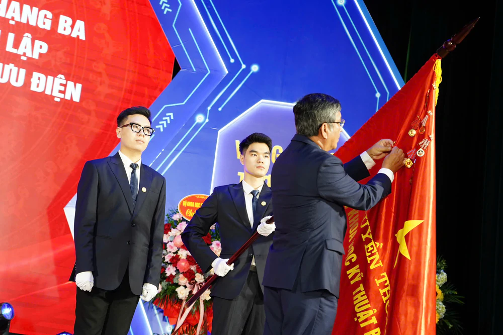 L&agrave;m chủ c&ocirc;ng nghệ l&otilde;i v&agrave; c&ocirc;ng nghệ chiến lược, chuyển nghi&ecirc;n cứu th&agrave;nh sản phẩm thực tiễn - Ảnh 2.