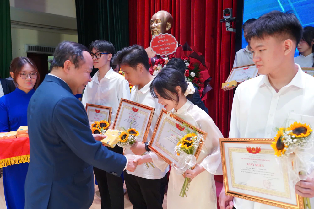 PTIT hướng tới đ&agrave;o tạo &ldquo;thực chiến&rdquo;, ứng dụng AI v&agrave; tăng cường hội nhập quốc tế trong năm học mới- Ảnh 3.