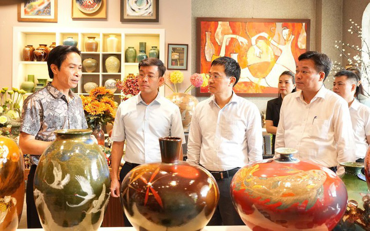 Bát Tràng đẩy mạnh công nghệ, số hóa để phát triển làng nghề