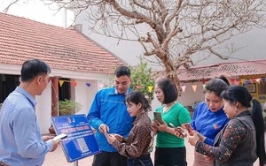 Những &ldquo;lớp học kh&ocirc;ng bảng đen&rdquo; - Ảnh 6.