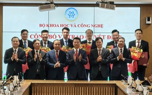 Bộ KH&CN c&ocirc;ng bố c&aacute;c quyết định về c&ocirc;ng t&aacute;c c&aacute;n bộ - Ảnh 11.