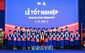 ĐH B&aacute;ch khoa TP HCM: Khen thưởng hơn 750 triệu đồng cho c&aacute;n bộ, sinh vi&ecirc;n xuất sắc   - Ảnh 3.