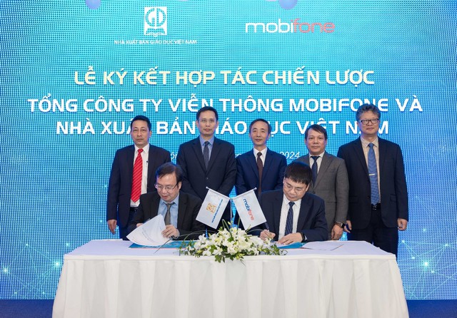 Hợp tác chiến lược giữa MobiFone và Nhà Xuất bản Giáo dục Việt Nam: Chuyển đổi số nâng cao chất lượng giáo dục - Ảnh 1.