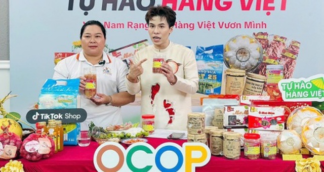 Phiên livestream giới thiệu đặc sản Cần Thơ đã chốt được 500 đơn hàng trong 3 giờ đồng hồ. Phiên livestream giới thiệu đặc sản Cần Thơ đã chốt được 500 đơn hàng trong 3 giờ đồng hồ.