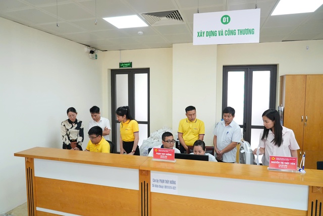 MobiFone triển khai hệ thống giải quyết thủ tục hành chính theo mô hình chính quyền 2 cấp - Ảnh 2.