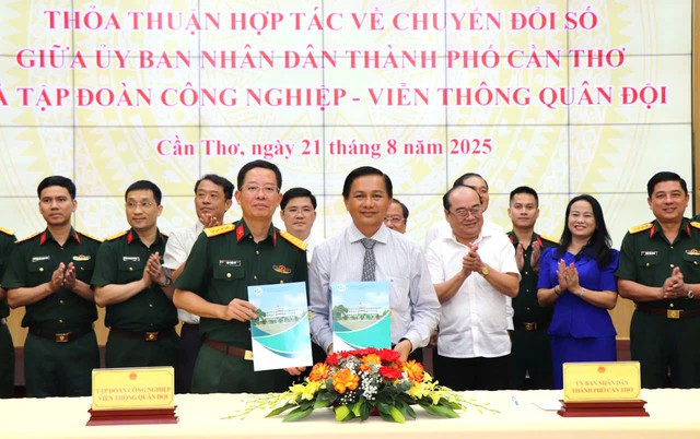 Cần Thơ và Viettel ký thỏa thuận hợp tác chuyển đổi số - Ảnh 1.