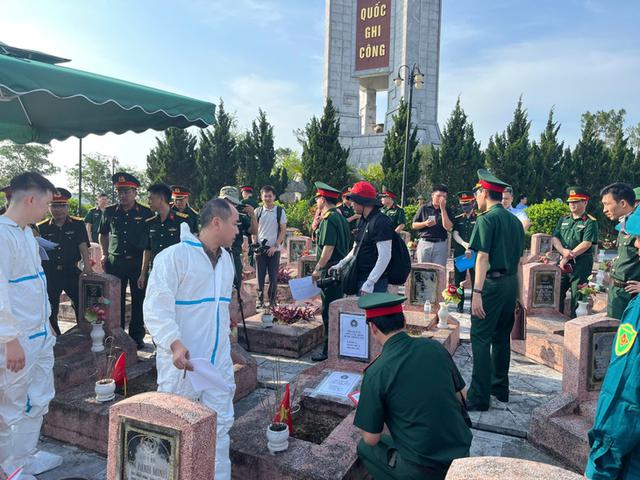 11.000 cuộc gọi, một cánh cổng và hàng vạn ký ức chờ được trở về- Ảnh 3. 11.000 cuộc gọi, một cánh cổng và hàng vạn ký ức chờ được trở về- Ảnh 3.