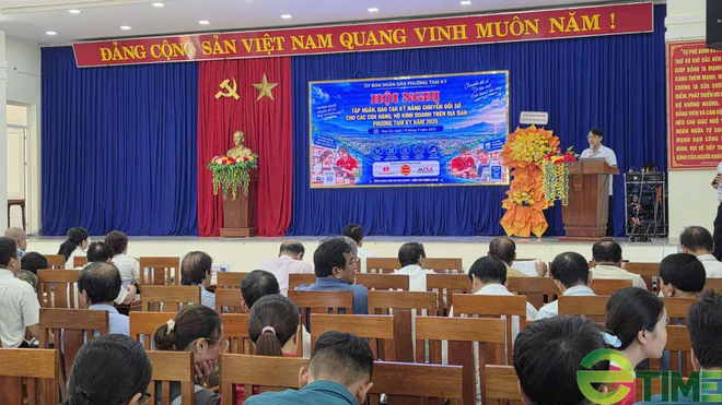 Đ&agrave; Nẵng &ldquo;đi từng ng&otilde;, g&otilde; từng nh&agrave;&rdquo; đưa hộ kinh doanh chuyển đổi số- Ảnh 4.