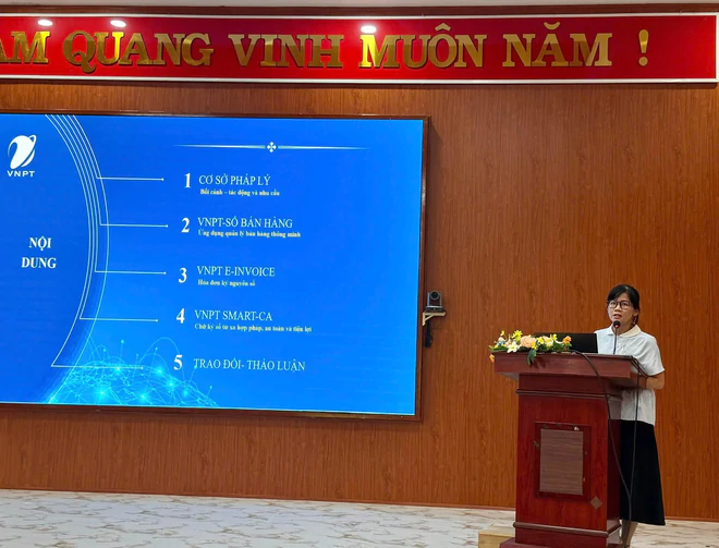 Đ&agrave; Nẵng &ldquo;đi từng ng&otilde;, g&otilde; từng nh&agrave;&rdquo; đưa hộ kinh doanh chuyển đổi số- Ảnh 15.