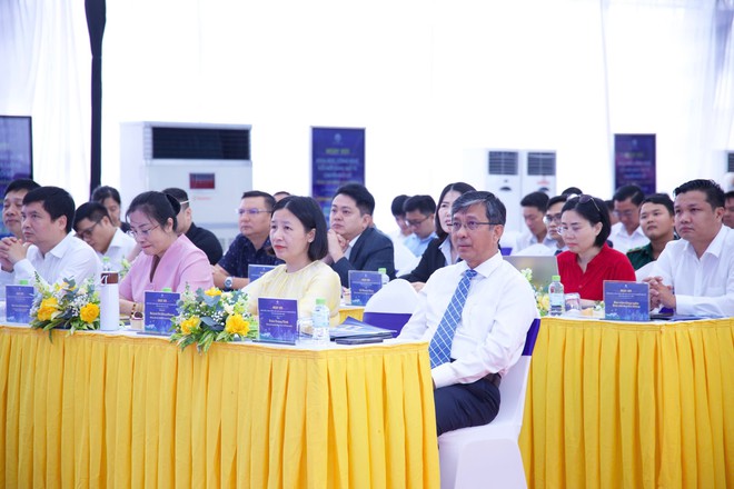 Thứ trưởng Trần Trung T&iacute;nh: T&acirc;y Ninh cần đưa khoa học, c&ocirc;ng nghệ v&agrave;o từng b&agrave;i to&aacute;n ph&aacute;t triển- Ảnh 1.