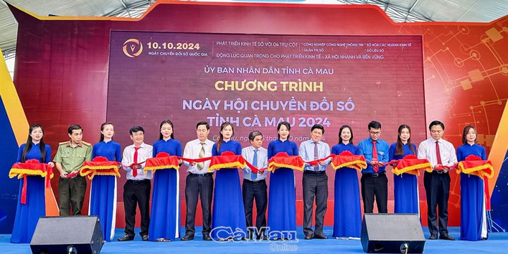 Sôi nổi Ngày hội Chuyển đổi số tỉnh Cà Mau - Ảnh 1.