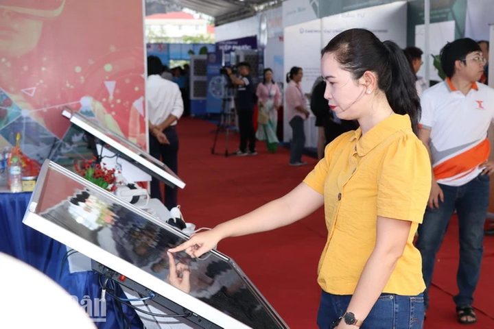Chuyển đổi số gắn với chuyển đổi xanh - Ảnh 1.
