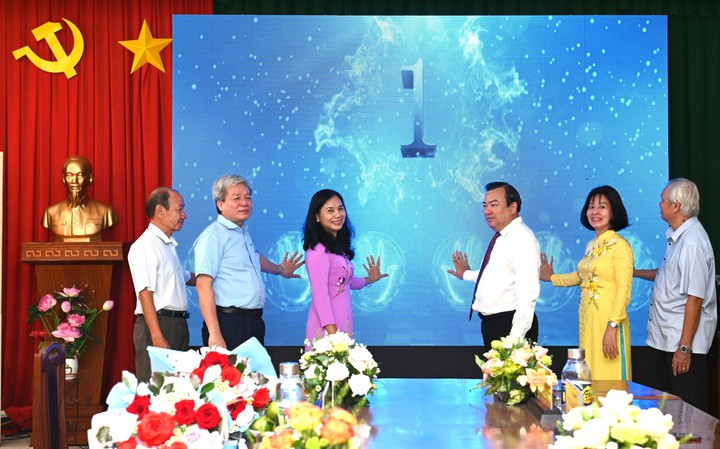 Chuyển đổi số báo chí: Xu hướng tất yếu, nhưng không thể gấp gáp - Ảnh 1.