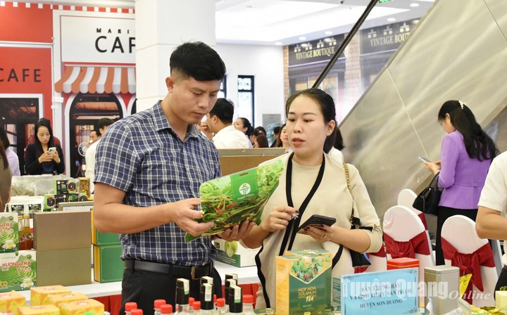 Phát triển sản xuất kinh tế tuần hoàn gắn với chuyển đổi số trong sản xuất nông nghiệp - Ảnh 1.