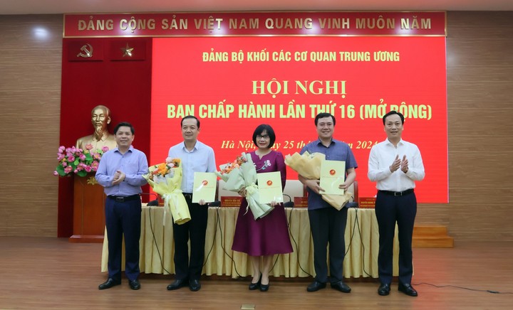 Đồng chí Phạm Đức Long được Ban Bí thư chỉ định tham gia Ban Chấp hành Đảng bộ Khối Cơ quan Trung ương nhiệm kỳ 2020 - 2025

- Ảnh 1.