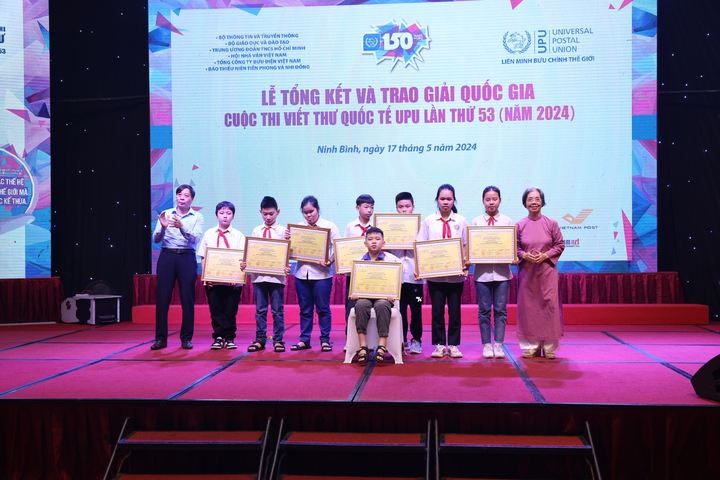 Học sinh khiếm thị đạt giải tại Cuộc thi Viết thư Quốc tế UPU lần thứ 53 - Ảnh 3.