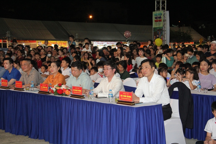 Các đại biểu tham dự lễ khai mạc Ngày hội thế giới tuổi thơ lần thứ XXV - Năm 2024