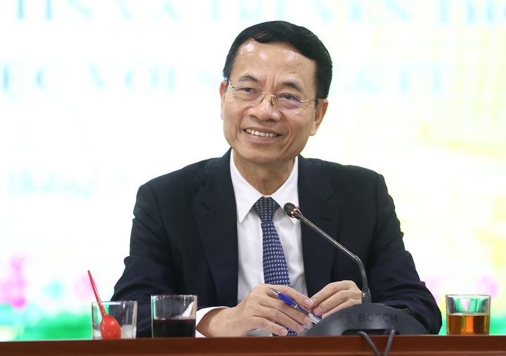 Bộ trưởng Nguyễn Mạnh Hùng và Đoàn công tác của Bộ TT&TT làm việc với Sở TT&TT Điện Biên- Ảnh 2.