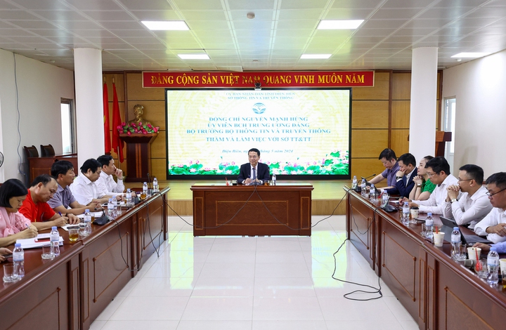 Bộ trưởng Nguyễn Mạnh Hùng và Đoàn công tác của Bộ TT&TT làm việc với Sở TT&TT Điện Biên- Ảnh 1.