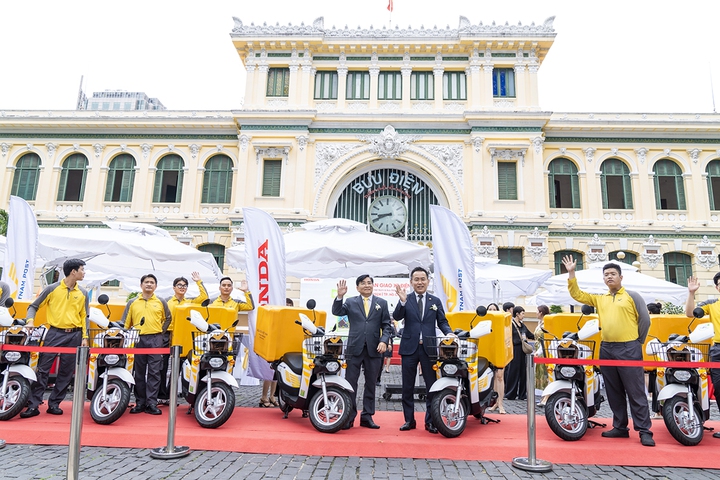 Bưu điện Việt Nam mở rộng triển khai giao hàng bằng xe điện tại TP. Hồ Chí Minh- Ảnh 1.