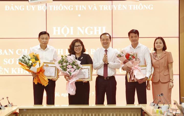 Đảng ủy Bộ Thông tin và Truyền thông sơ kết công tác 6 tháng đầu năm 2024- Ảnh 4.