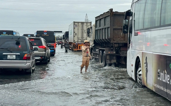 Bộ Thông tin và Truyền thông ban hành Công điện khẩn về ứng phó áp thấp nhiệt đới- Ảnh 1.