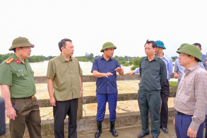 Thái Nguyên liên tục cập nhật thông tin cảnh báo tình hình mưa lũ trên app C-ThaiNguyen và gửi tin nhắn SMS tới toàn thể các thuê bao trên địa bàn. - Ảnh 1.