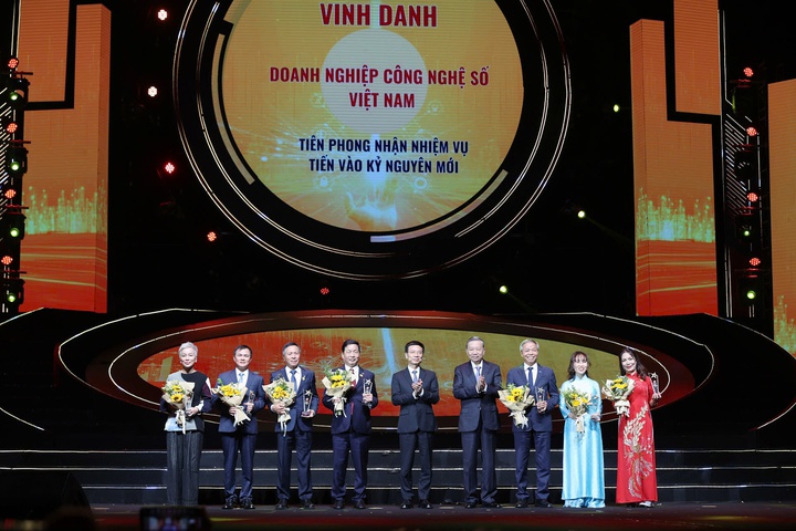 Digital technology plays a key role in socio-economic development - Ảnh 2.